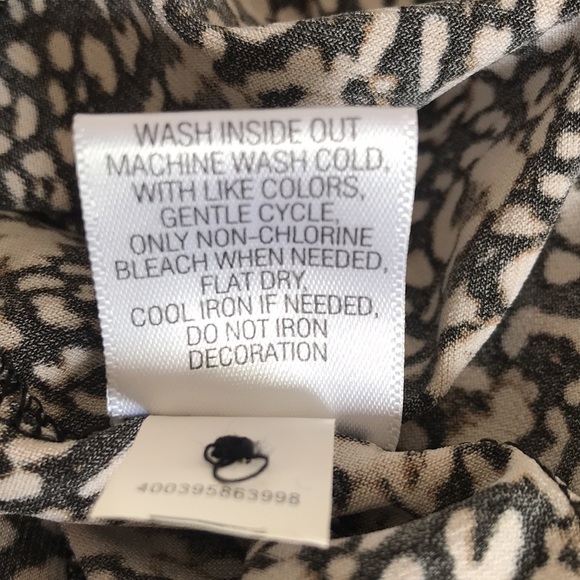 Dana Buchman women button down Ruffle button top. - Picture 10 of 10